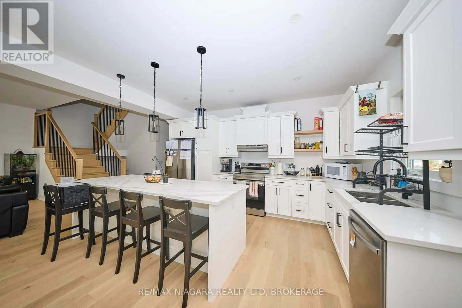 146 HODGKINS AVENUE