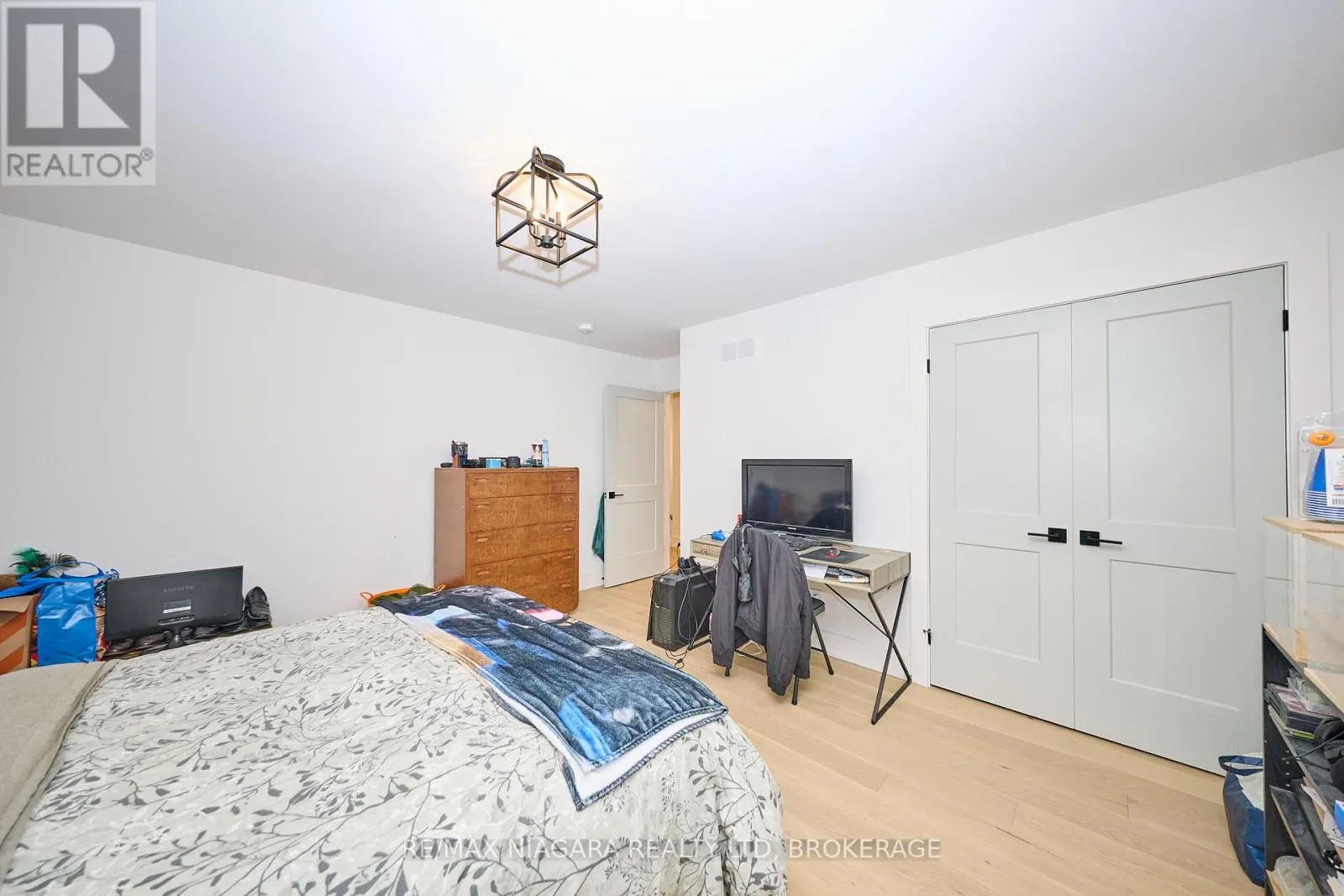 146 HODGKINS AVENUE