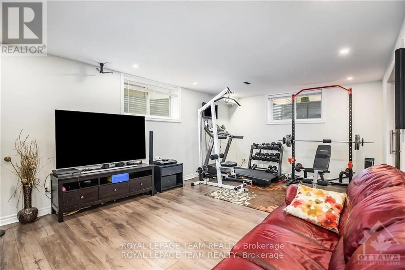 240 SADDLEBACK CRESCENT
