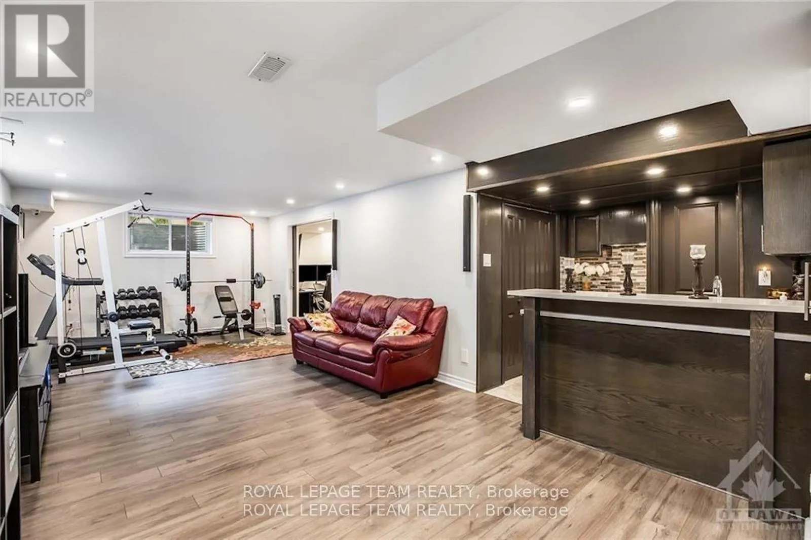 240 SADDLEBACK CRESCENT