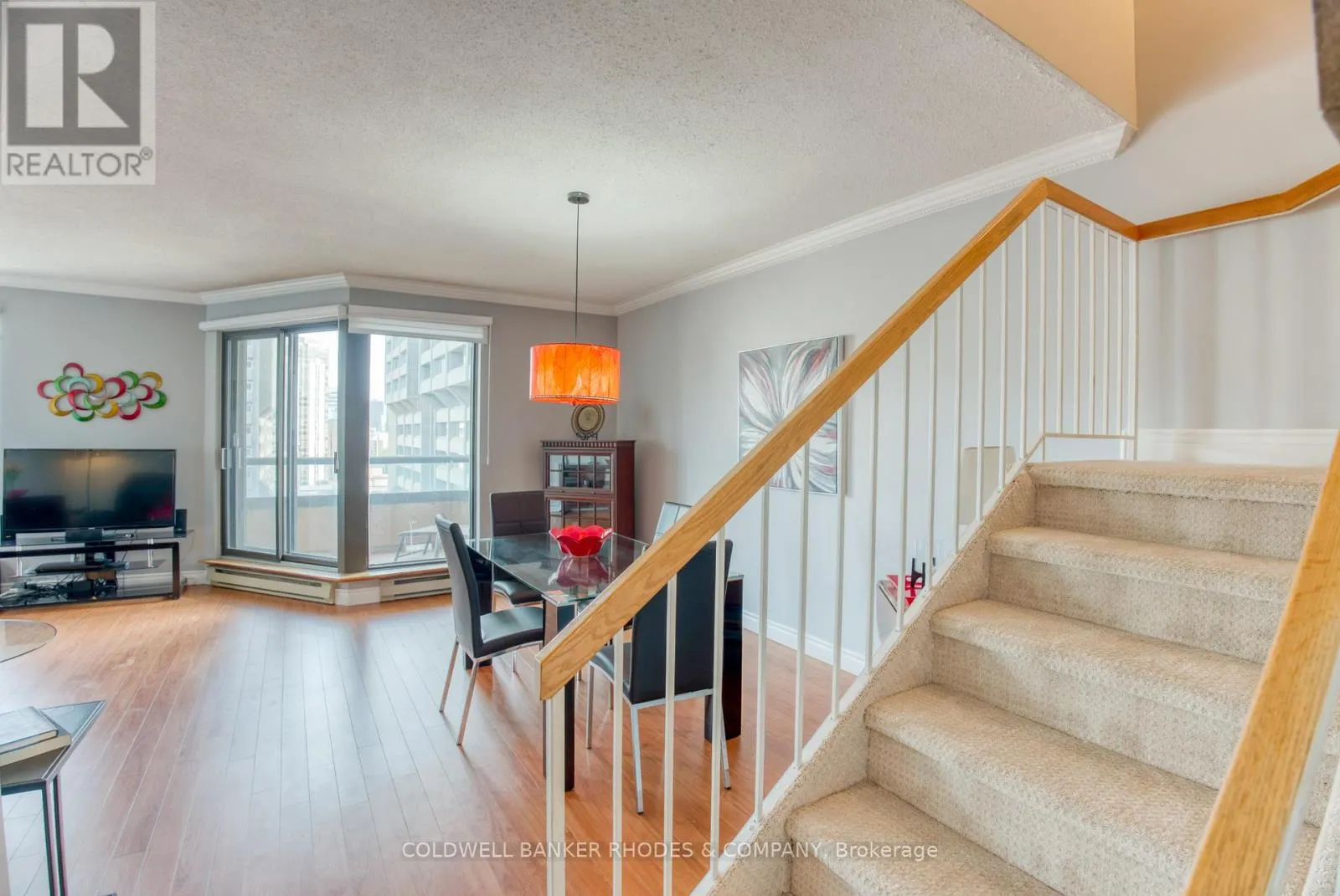 1105 - 556 LAURIER AVENUE W