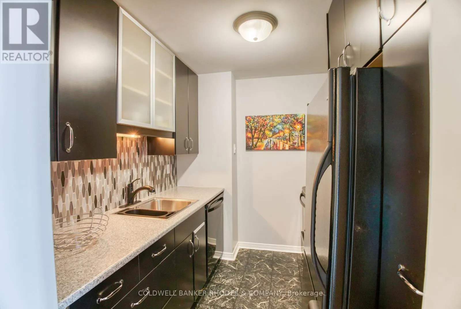 1105 - 556 LAURIER AVENUE W