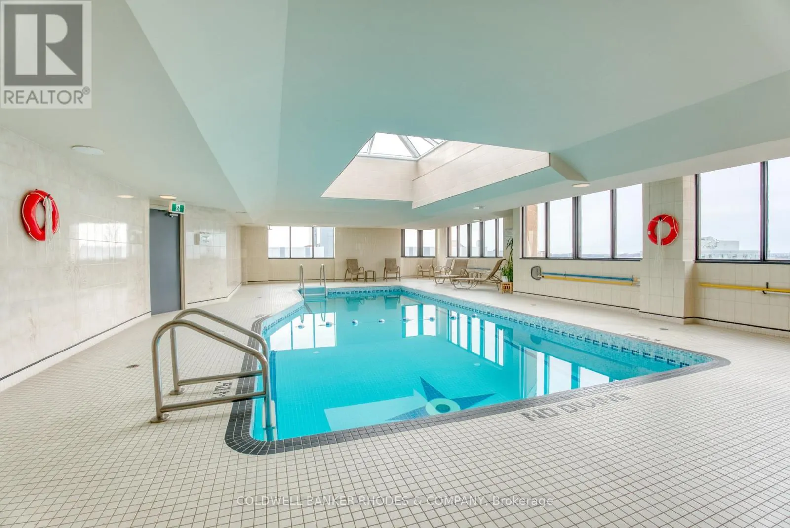 1105 - 556 LAURIER AVENUE W