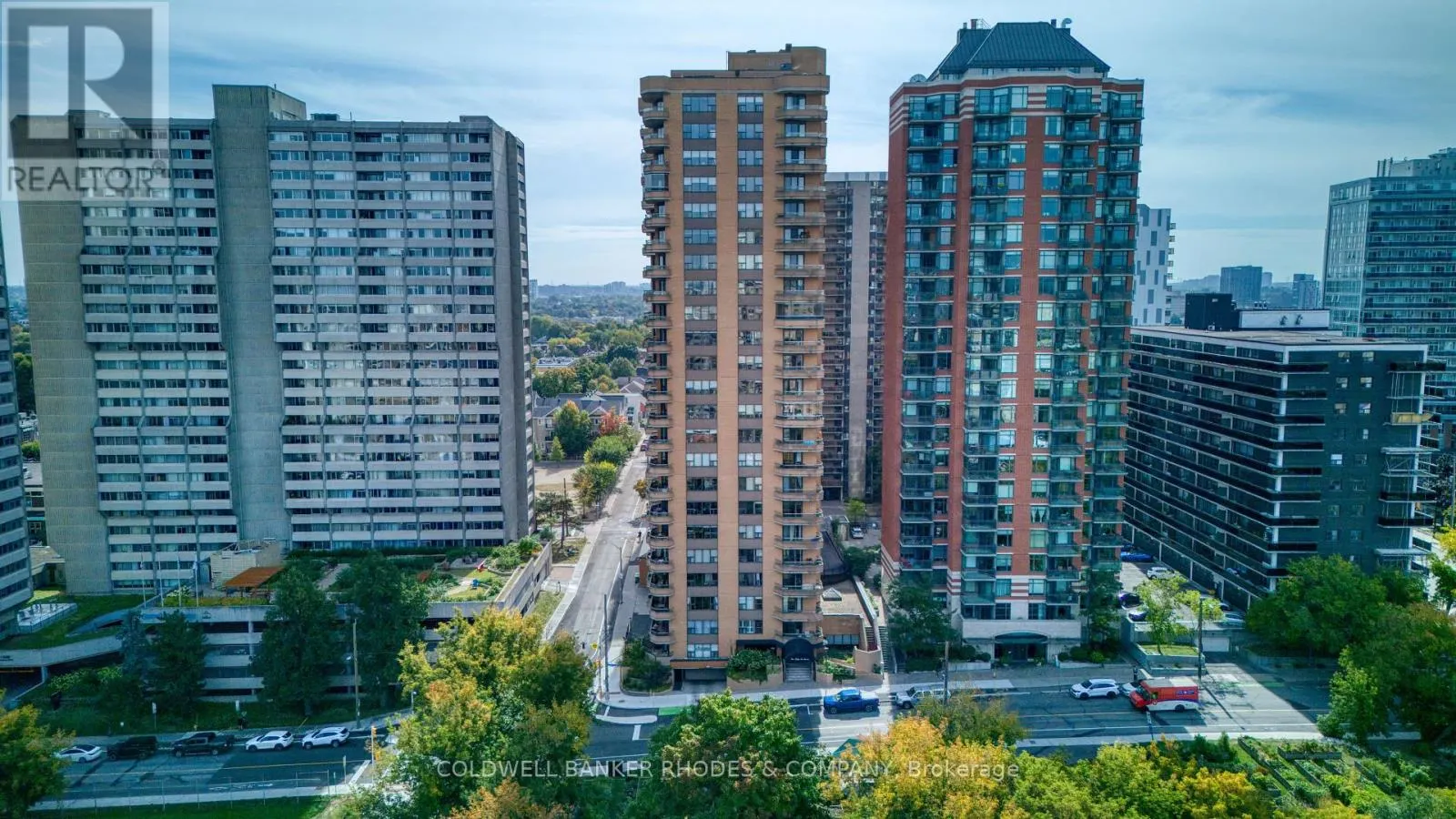 1105 - 556 LAURIER AVENUE W