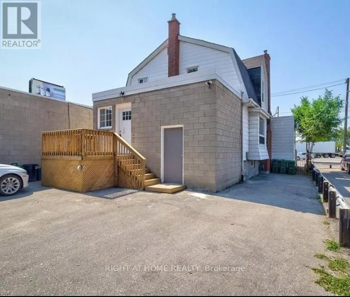 1459 MAIN STREET E