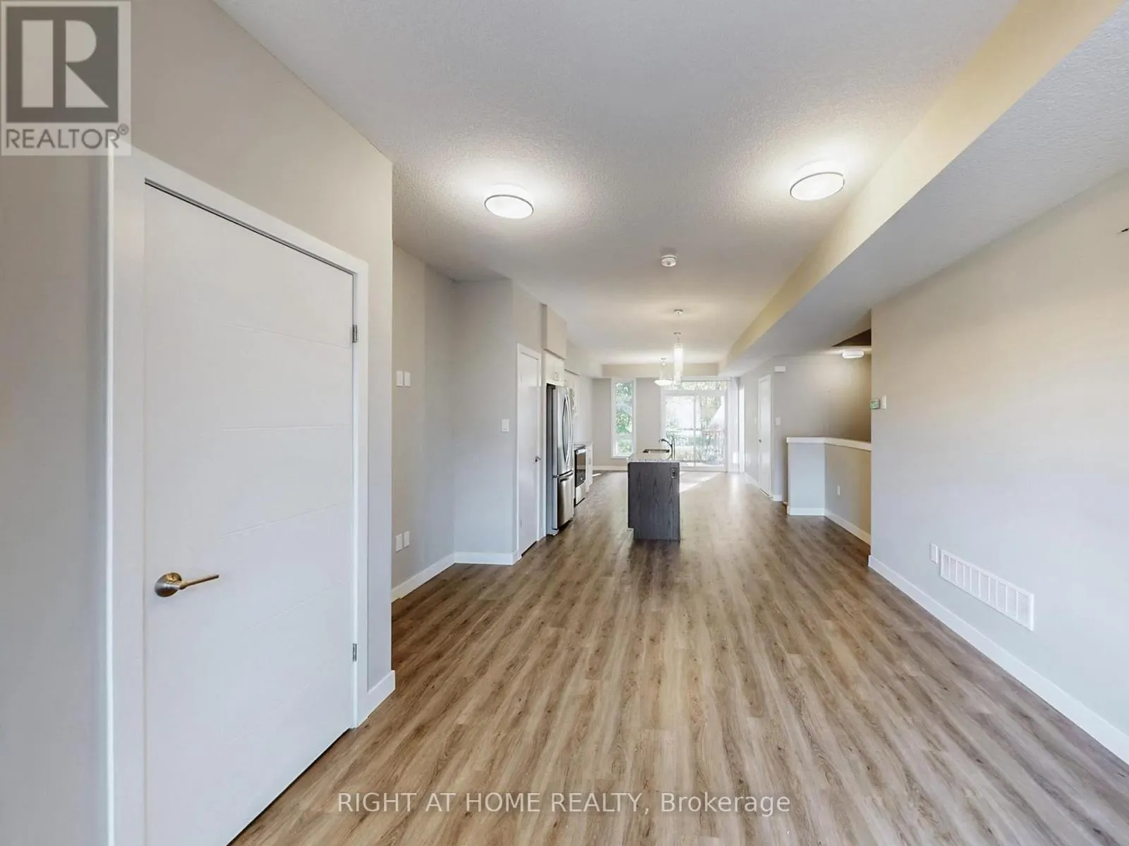 07 - 83 BEECHWOOD AVENUE