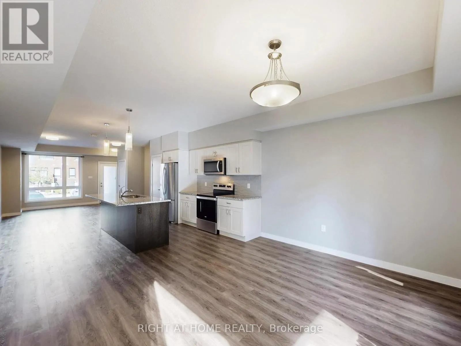 07 - 83 BEECHWOOD AVENUE