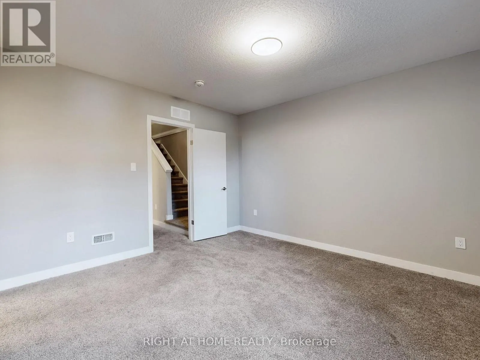 07 - 83 BEECHWOOD AVENUE