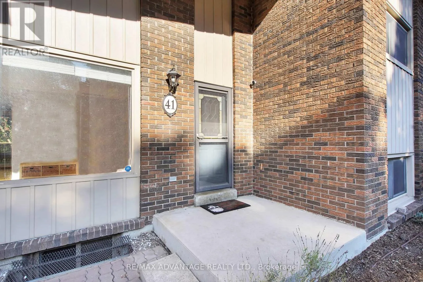 41 QUEEN ANNE CIRCLE