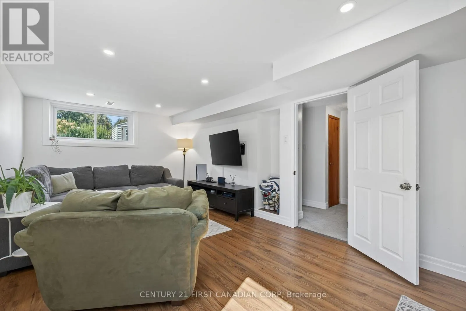 7 UPCOTT CRESCENT