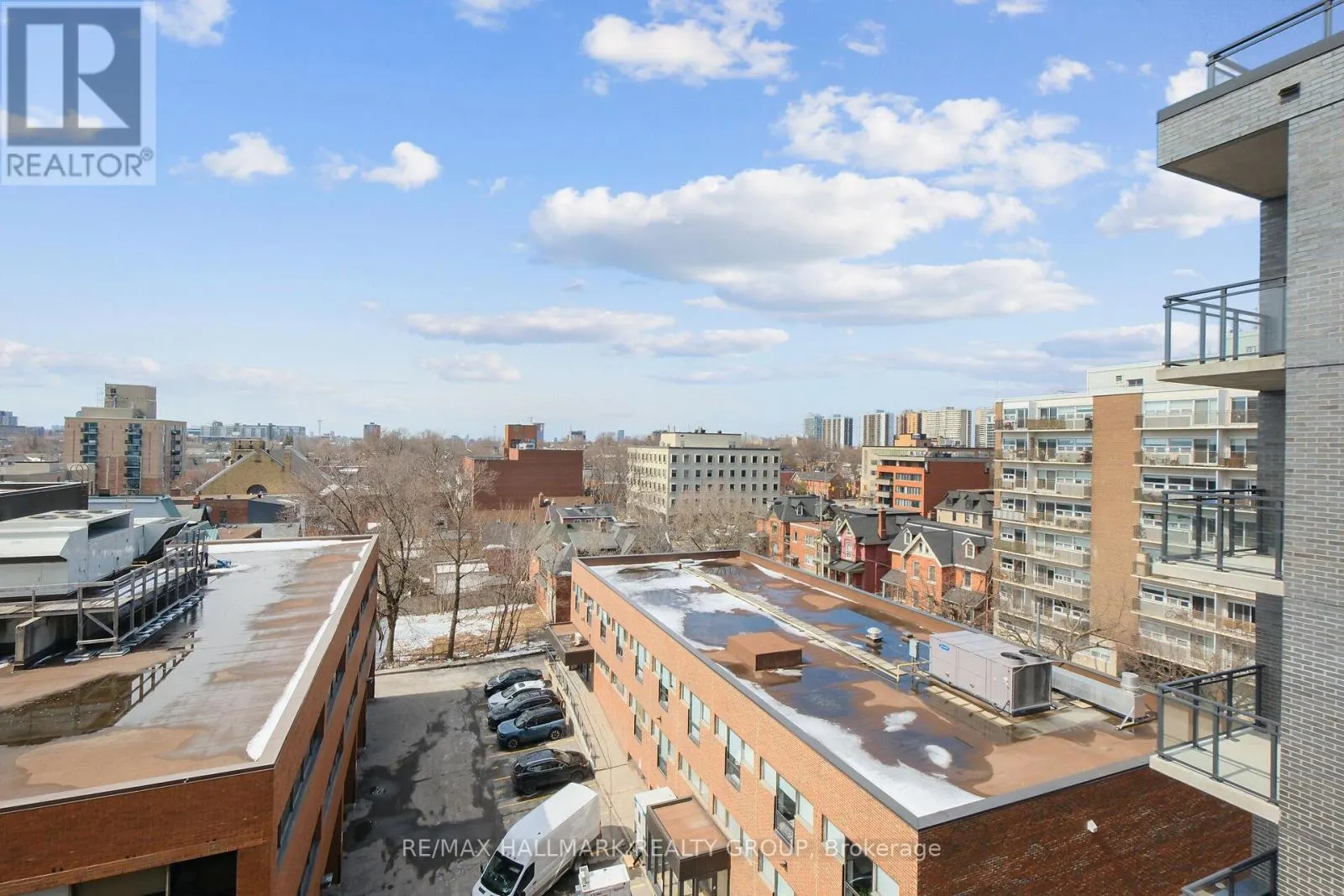 617 - 10 JAMES STREET