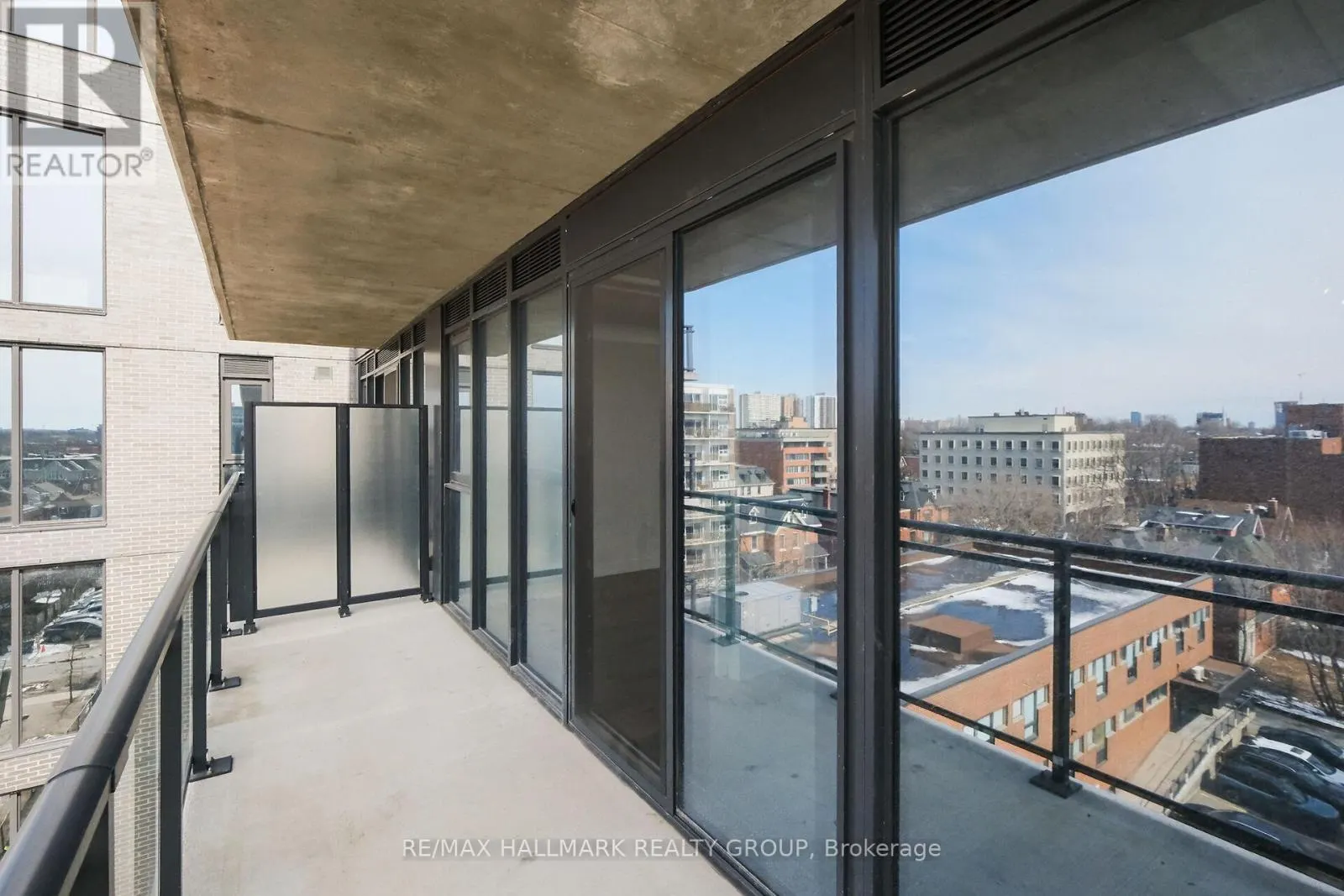 617 - 10 JAMES STREET