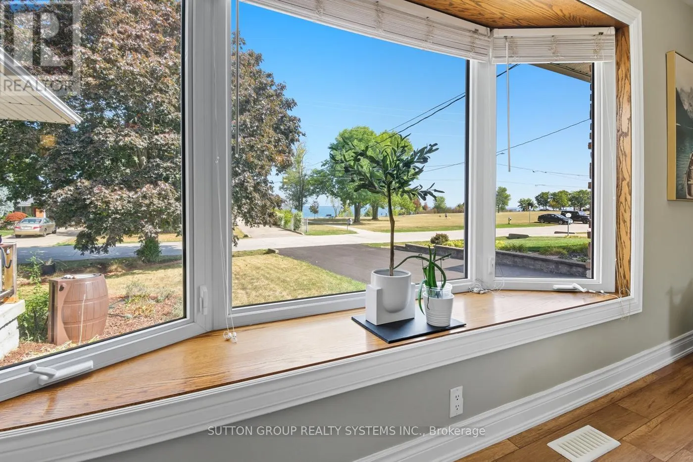 83 LAKESIDE DRIVE