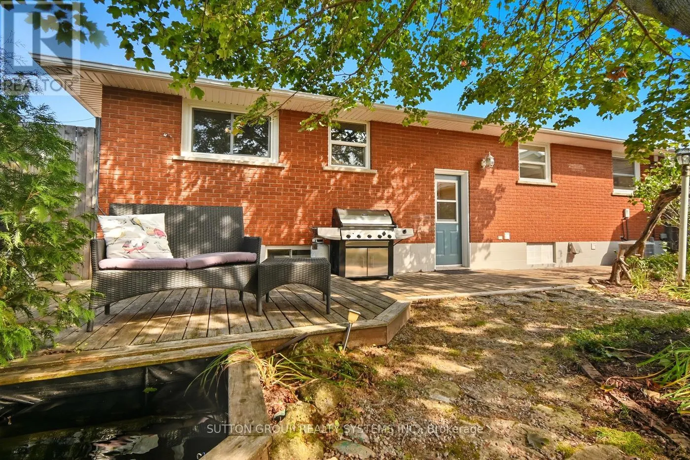 83 LAKESIDE DRIVE