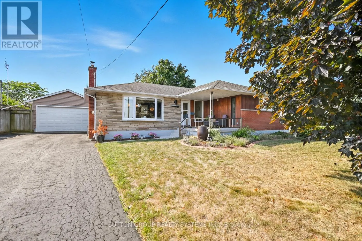 83 LAKESIDE DRIVE