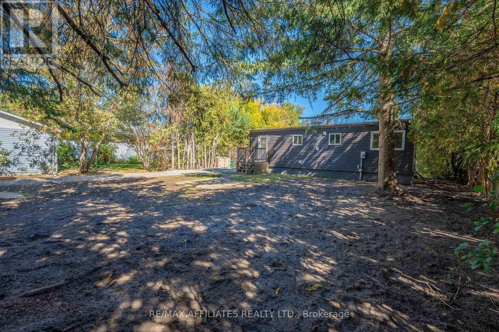 5 FRINGEWOOD DRIVE