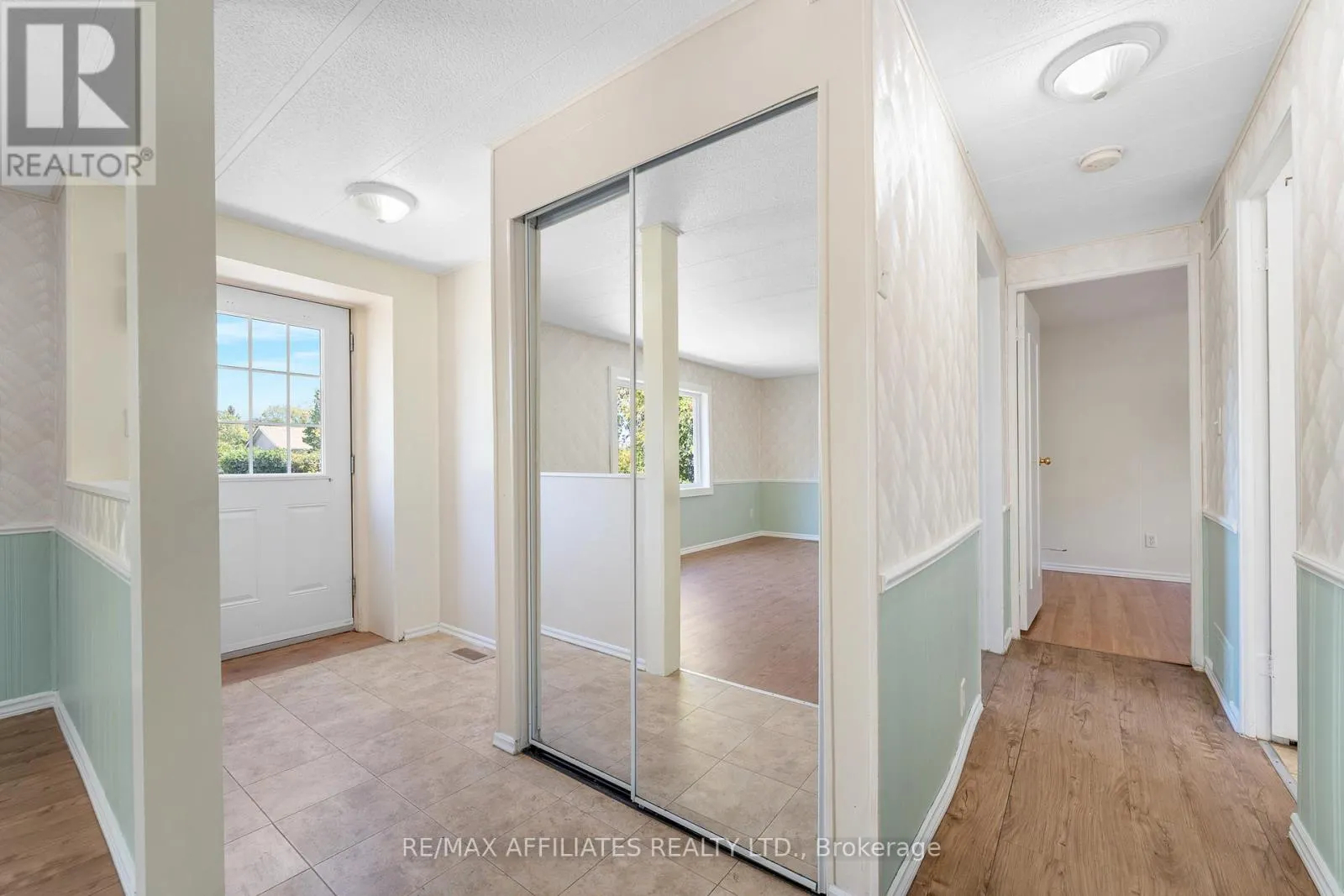 5 FRINGEWOOD DRIVE