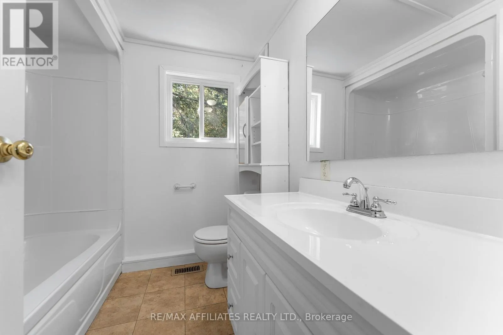 5 FRINGEWOOD DRIVE