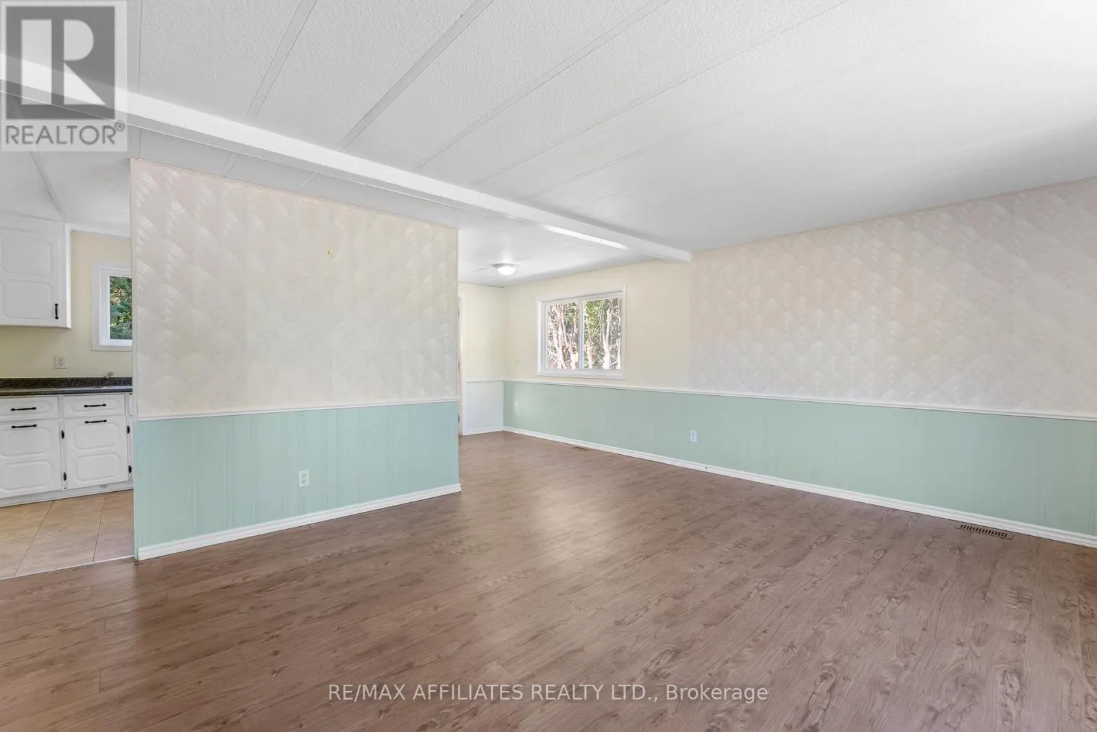 5 FRINGEWOOD DRIVE