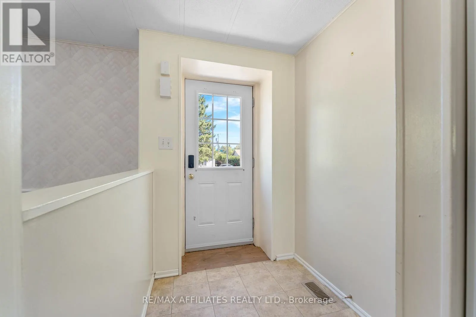 5 FRINGEWOOD DRIVE