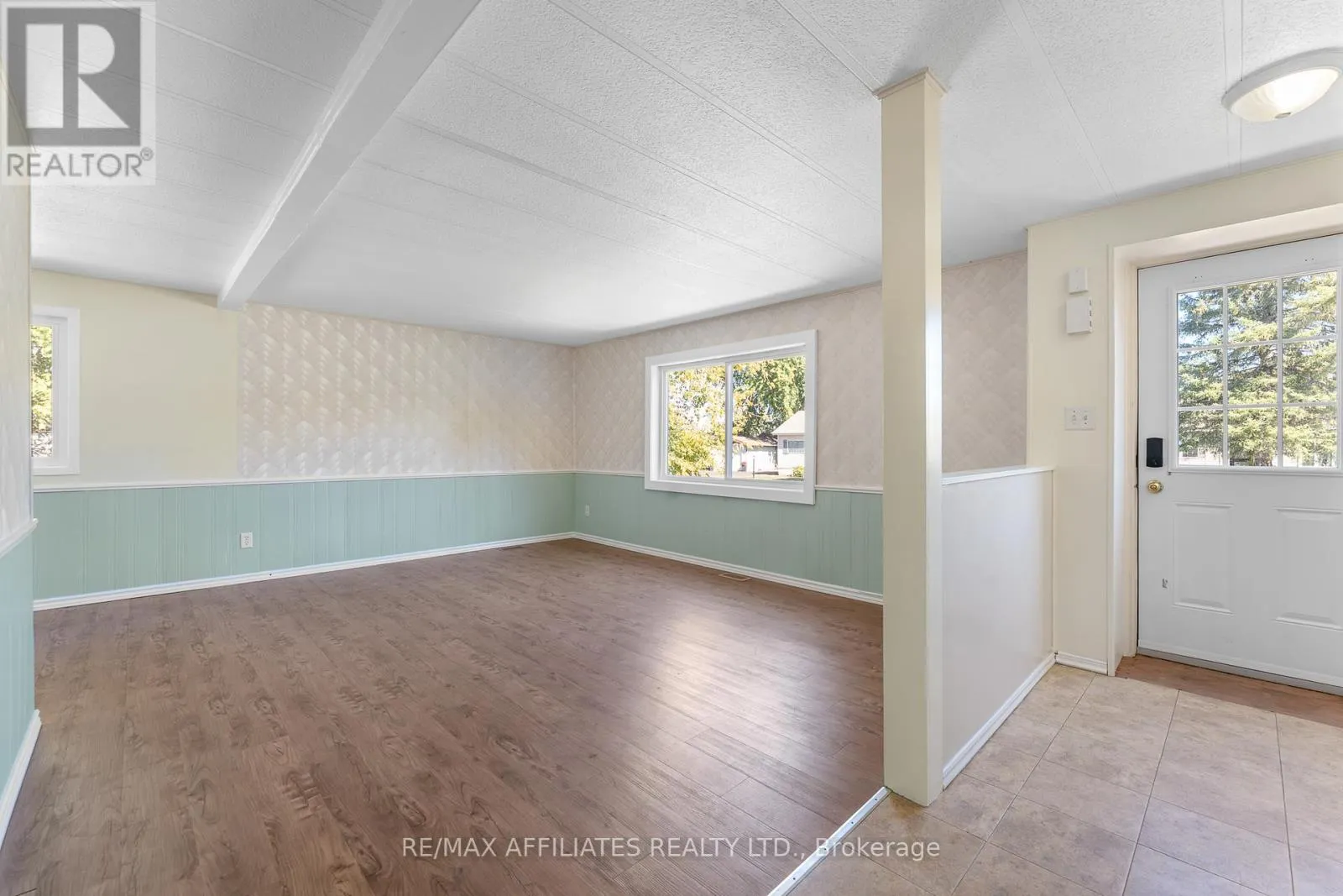 5 FRINGEWOOD DRIVE