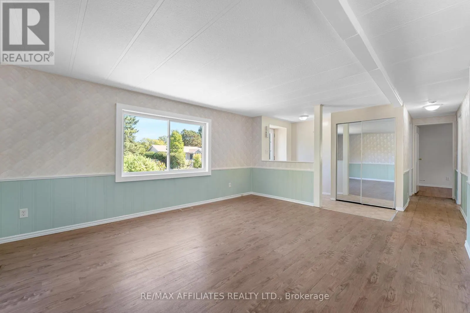5 FRINGEWOOD DRIVE