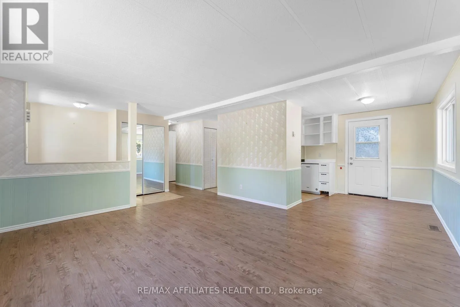 5 FRINGEWOOD DRIVE
