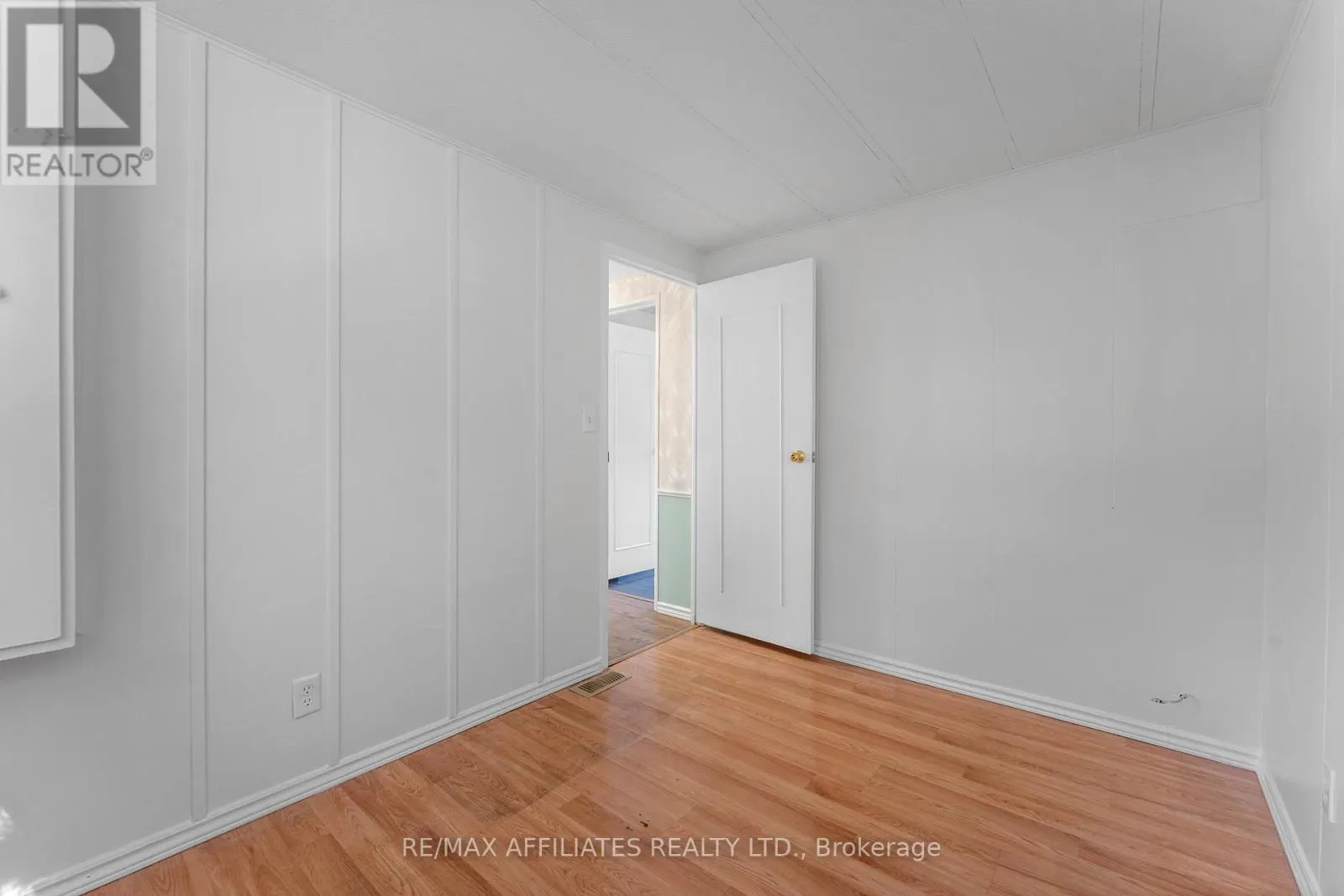 5 FRINGEWOOD DRIVE