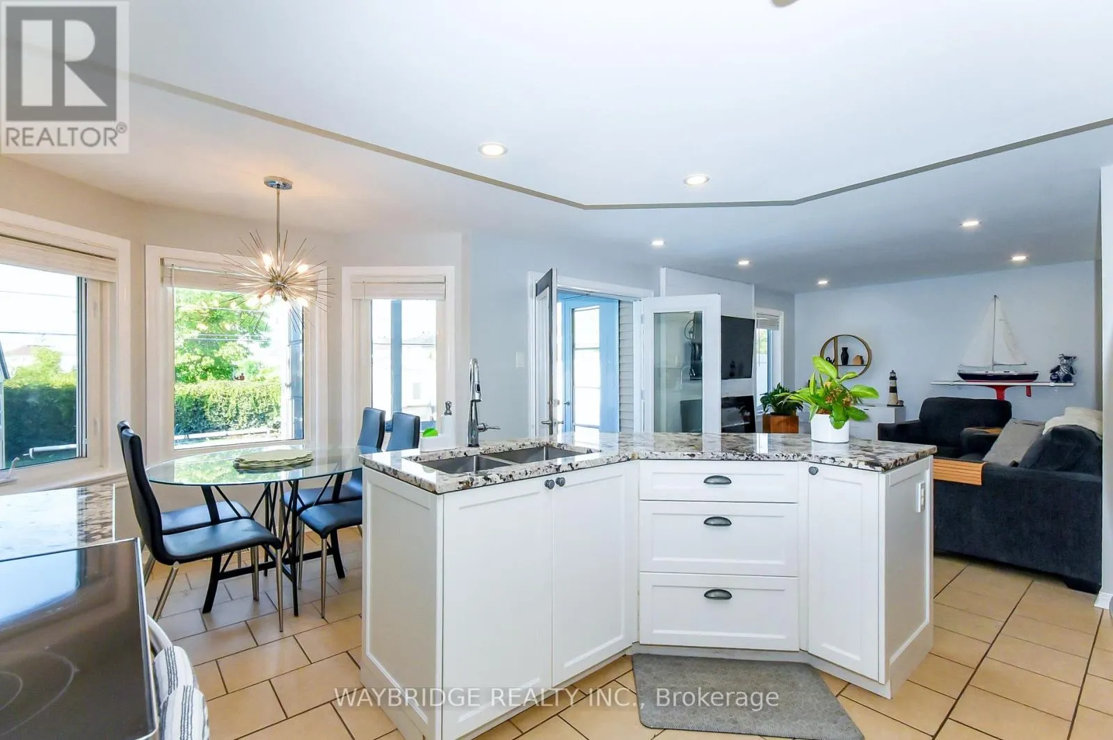 27 CHATHAM GARDENS