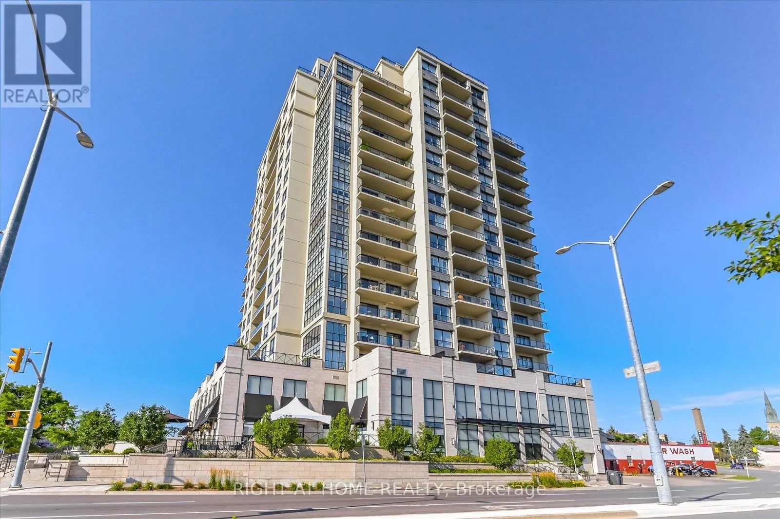 707 - 160 MACDONELL STREET