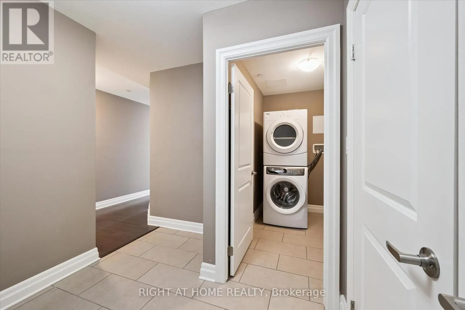 707 - 160 MACDONELL STREET