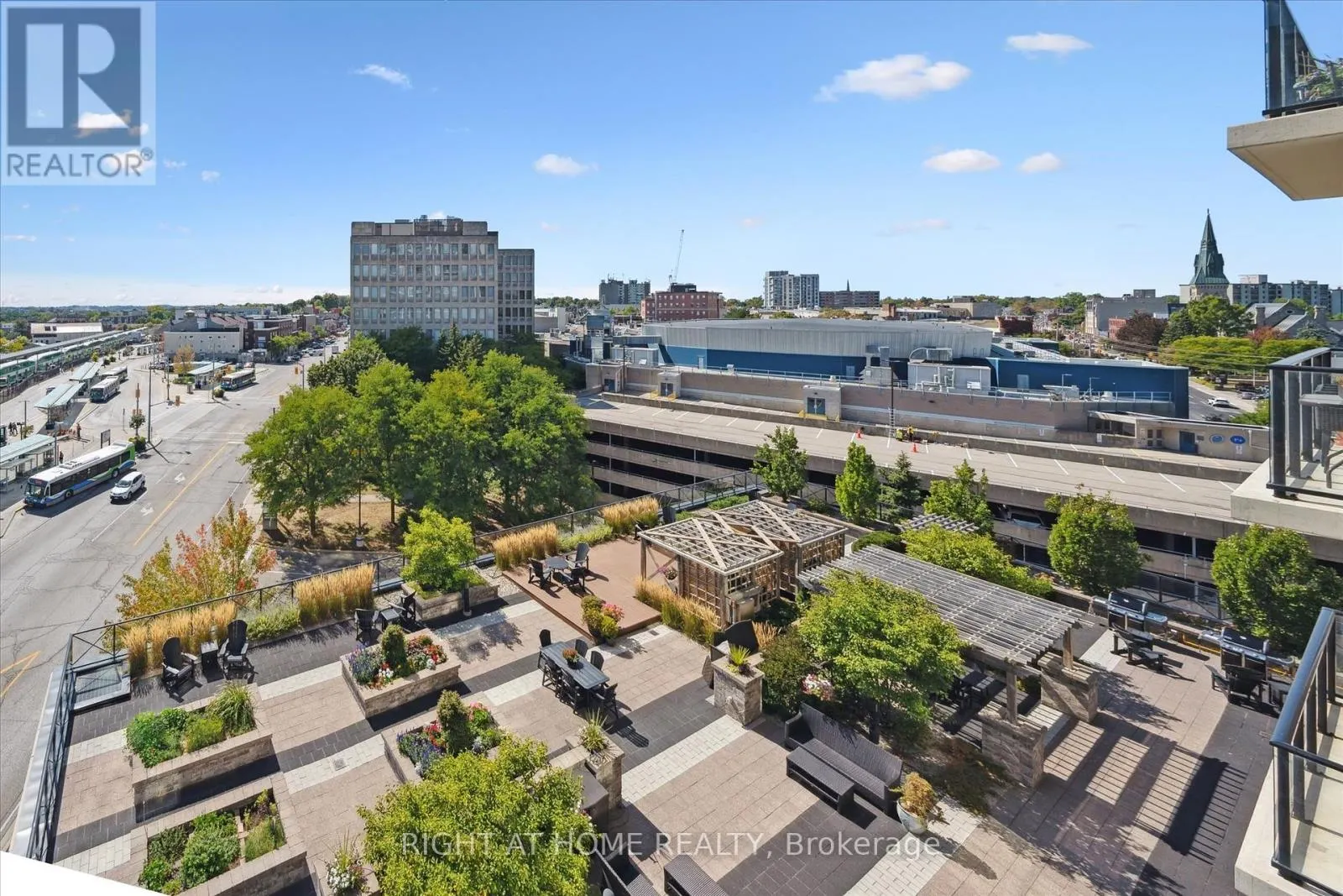 707 - 160 MACDONELL STREET