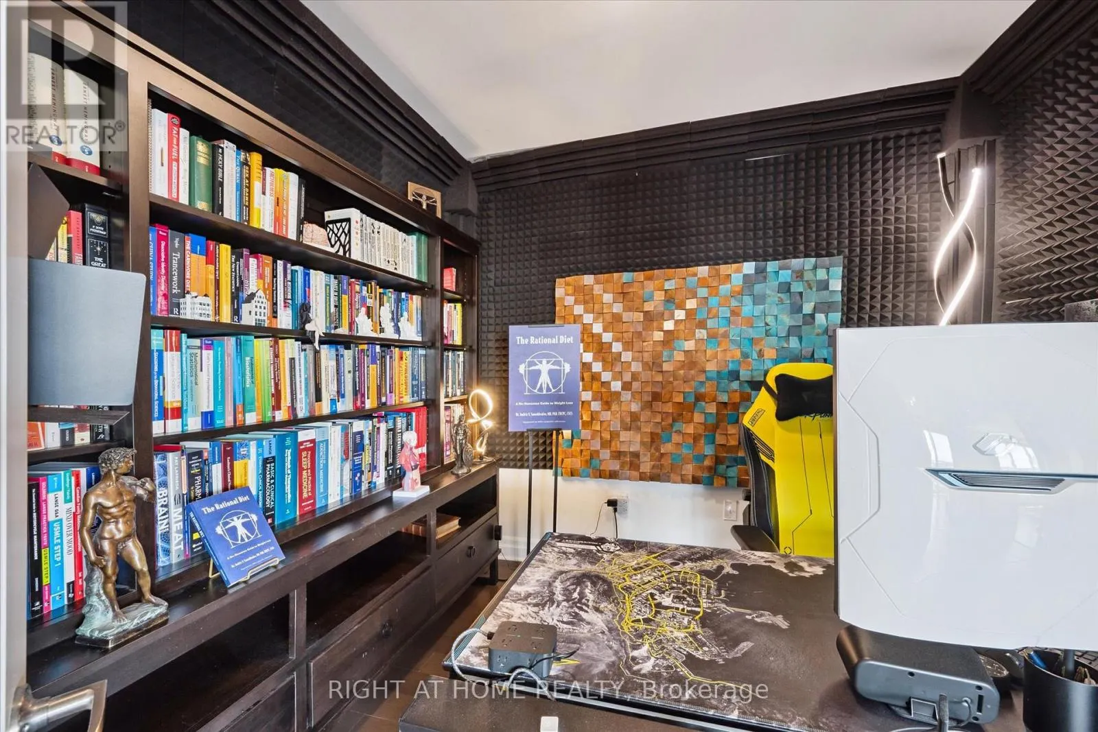 707 - 160 MACDONELL STREET