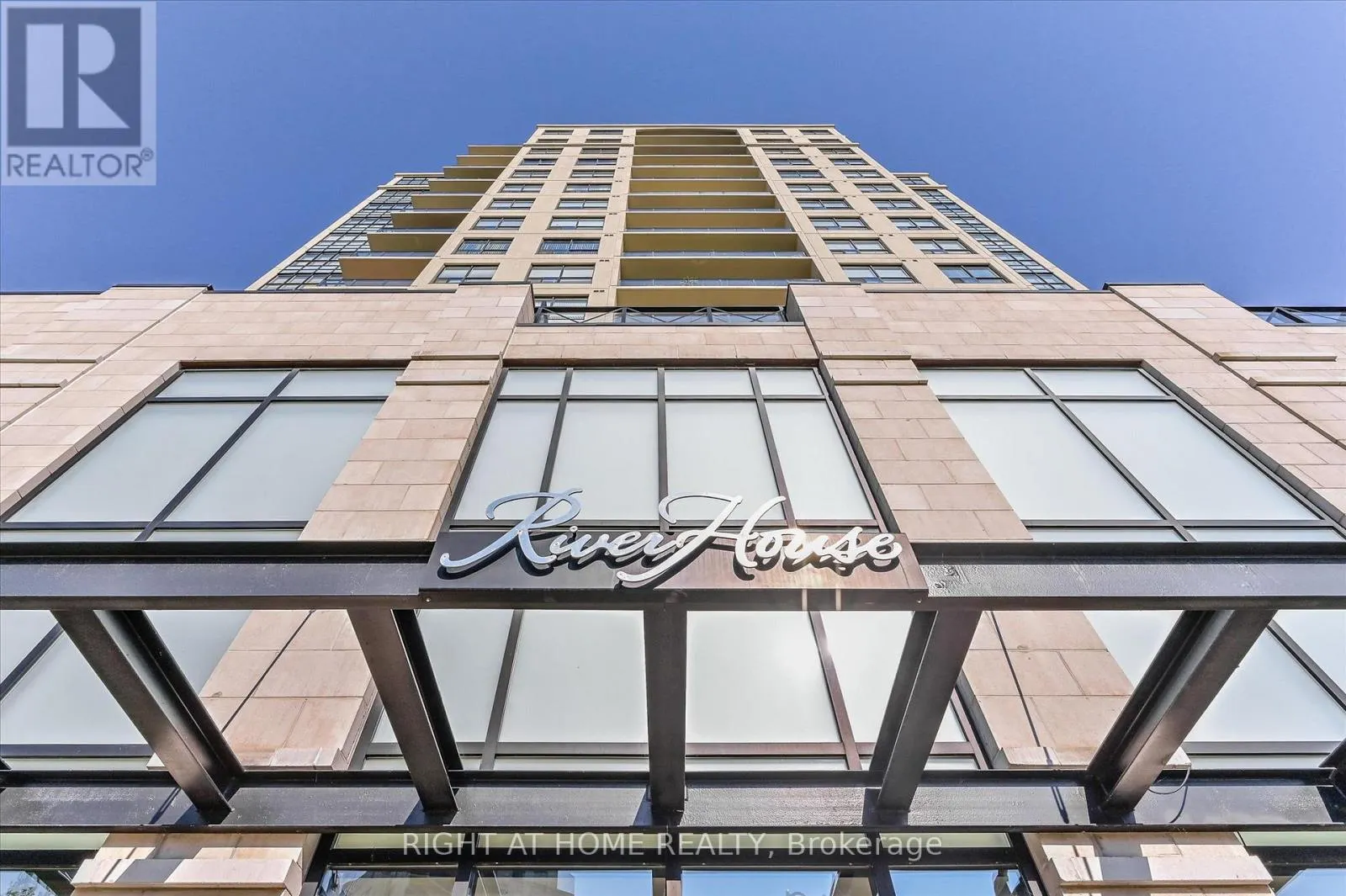 707 - 160 MACDONELL STREET