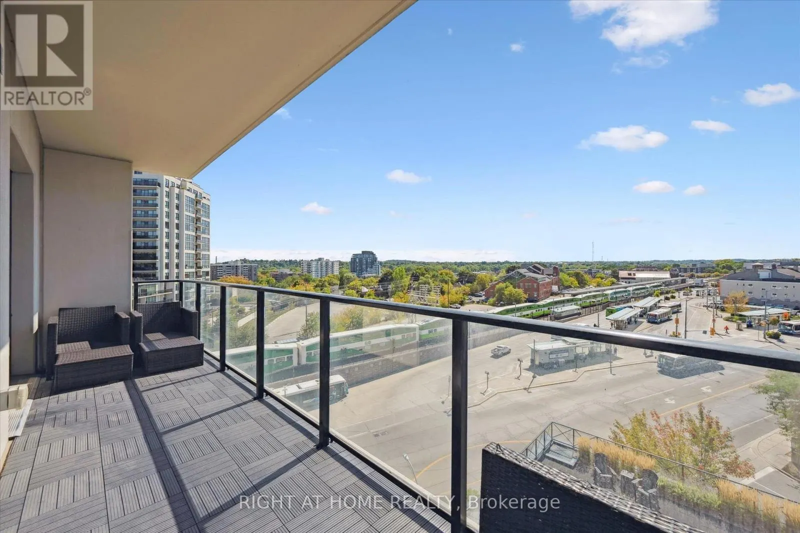 707 - 160 MACDONELL STREET