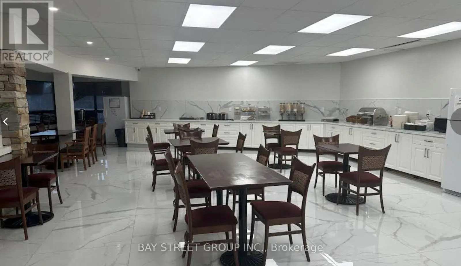 304 - 4029 RIVER ROAD