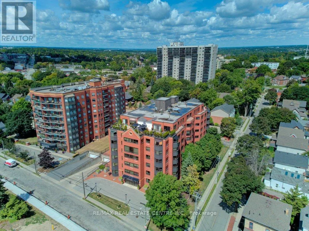 405 - 20 ELLEN STREET E