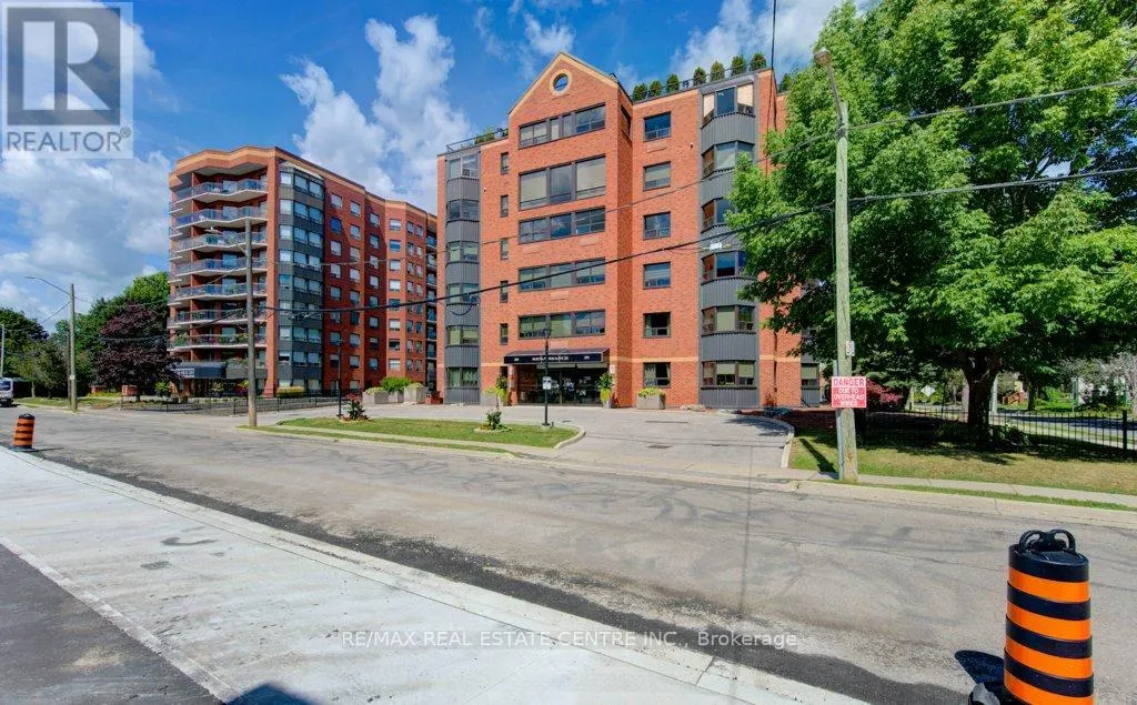 405 - 20 ELLEN STREET E