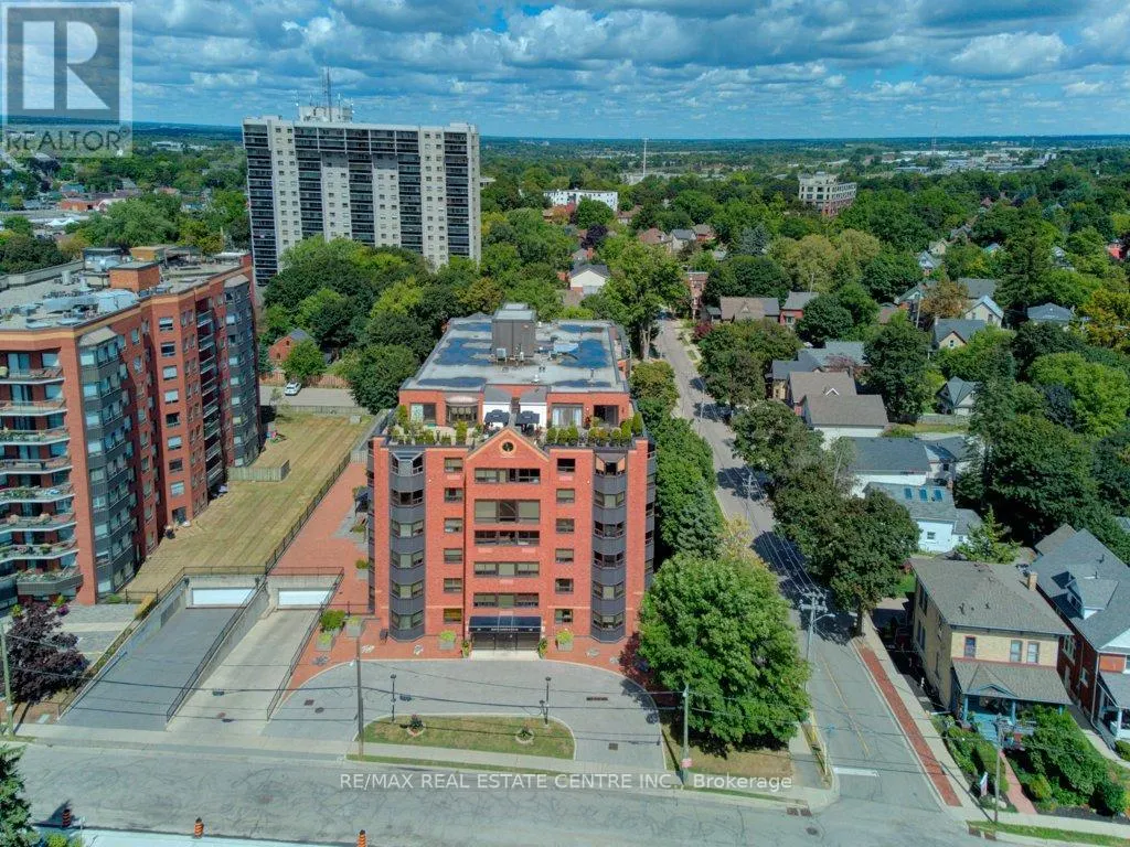 405 - 20 ELLEN STREET E