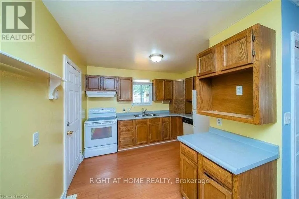 MAIN FL - 3 HERRICK AVENUE