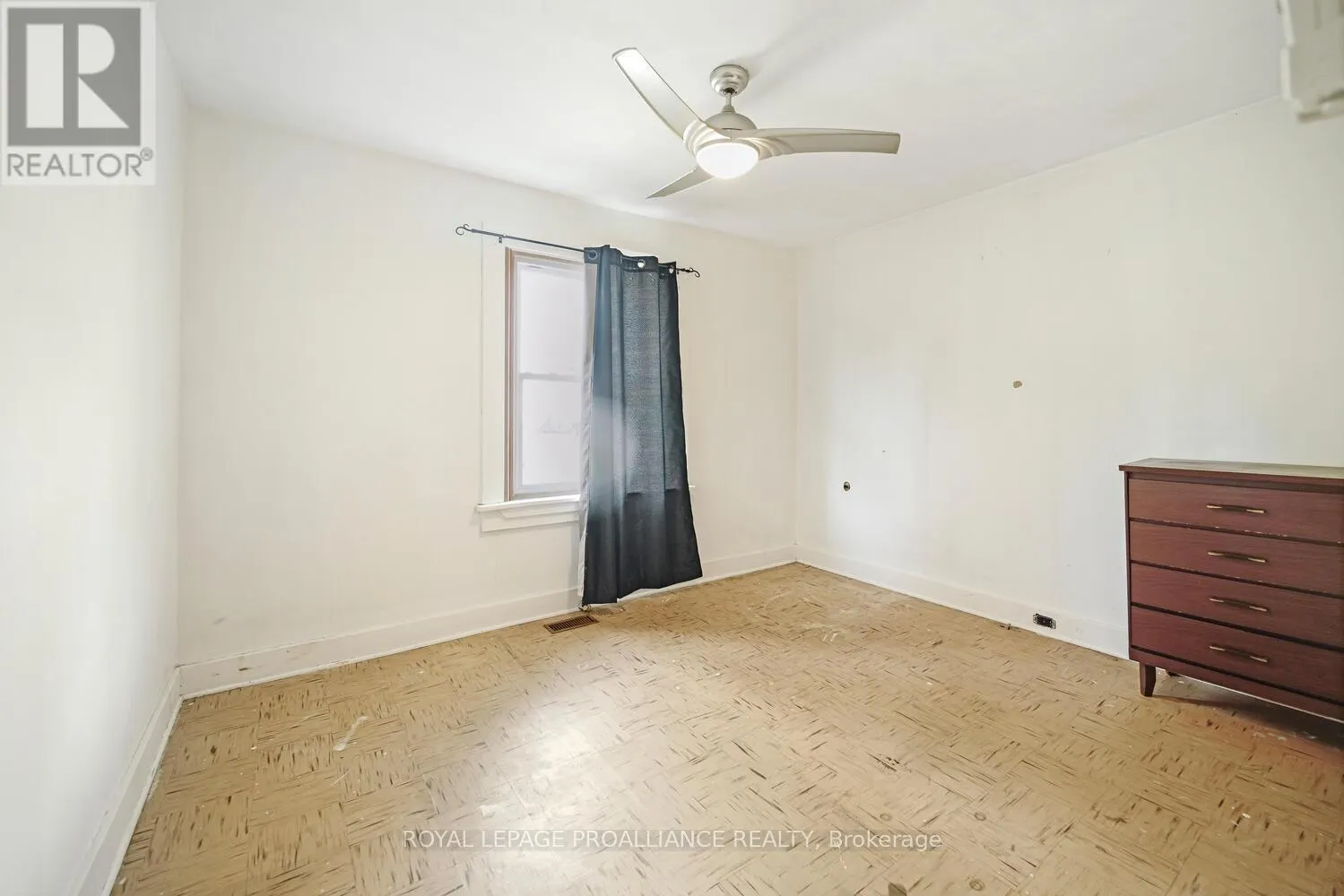 27 BROADWAY AVENUE