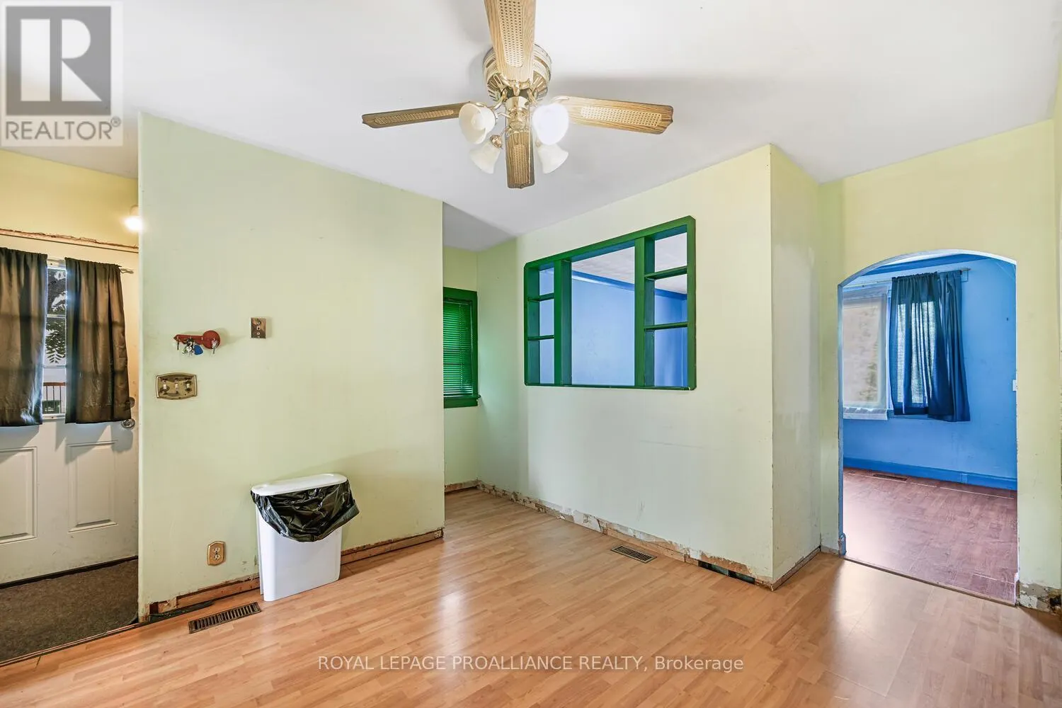 27 BROADWAY AVENUE