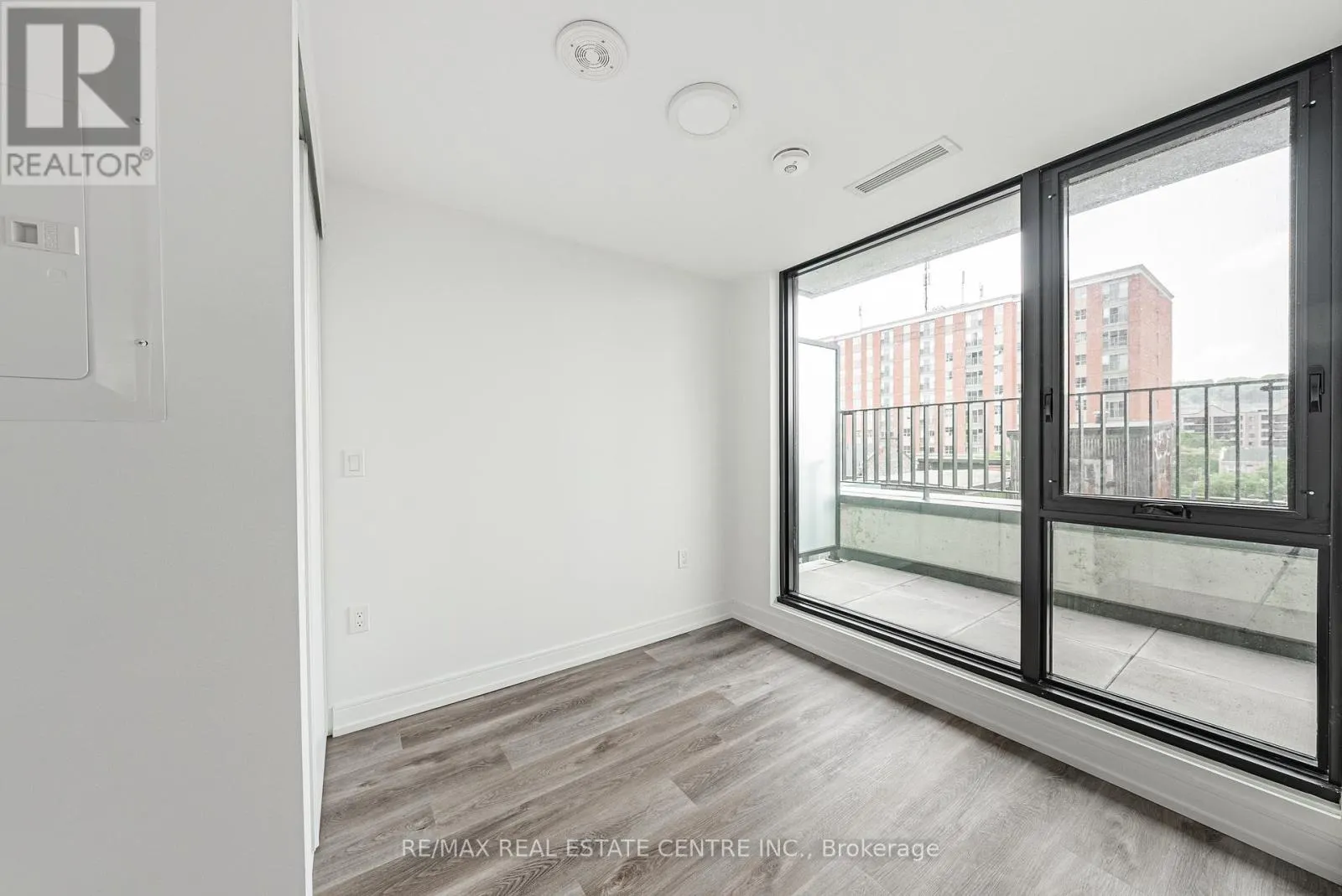 511 - 1 JARVIS STREET