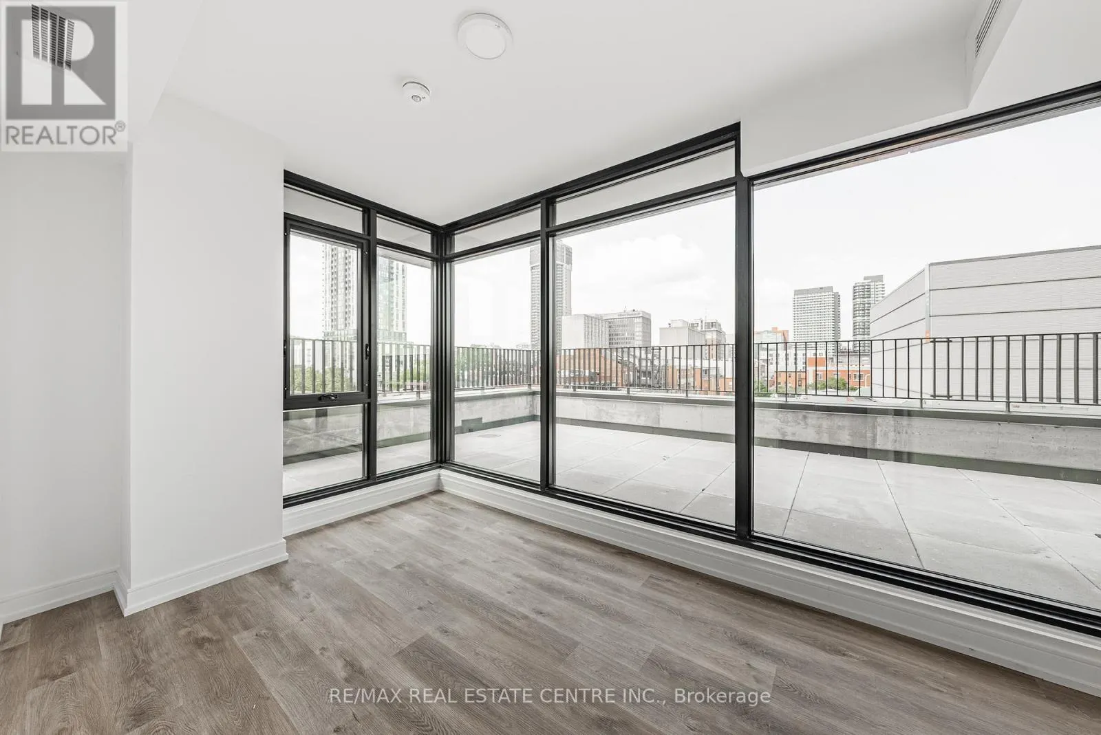 511 - 1 JARVIS STREET