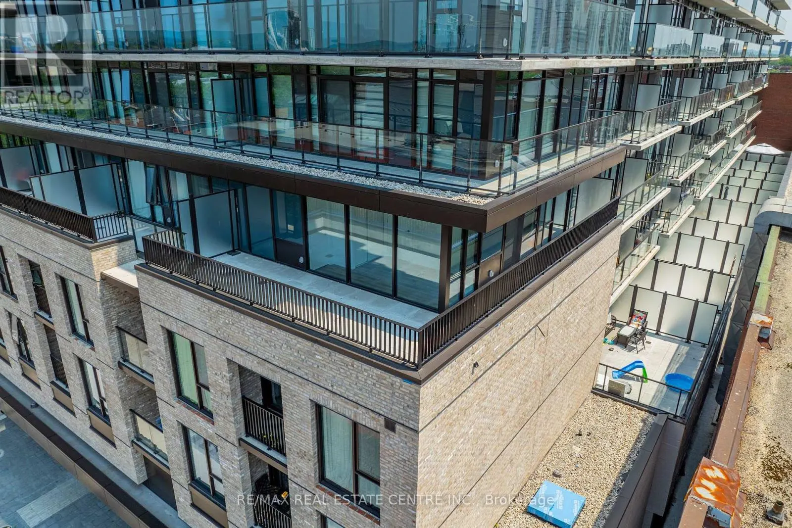 511 - 1 JARVIS STREET