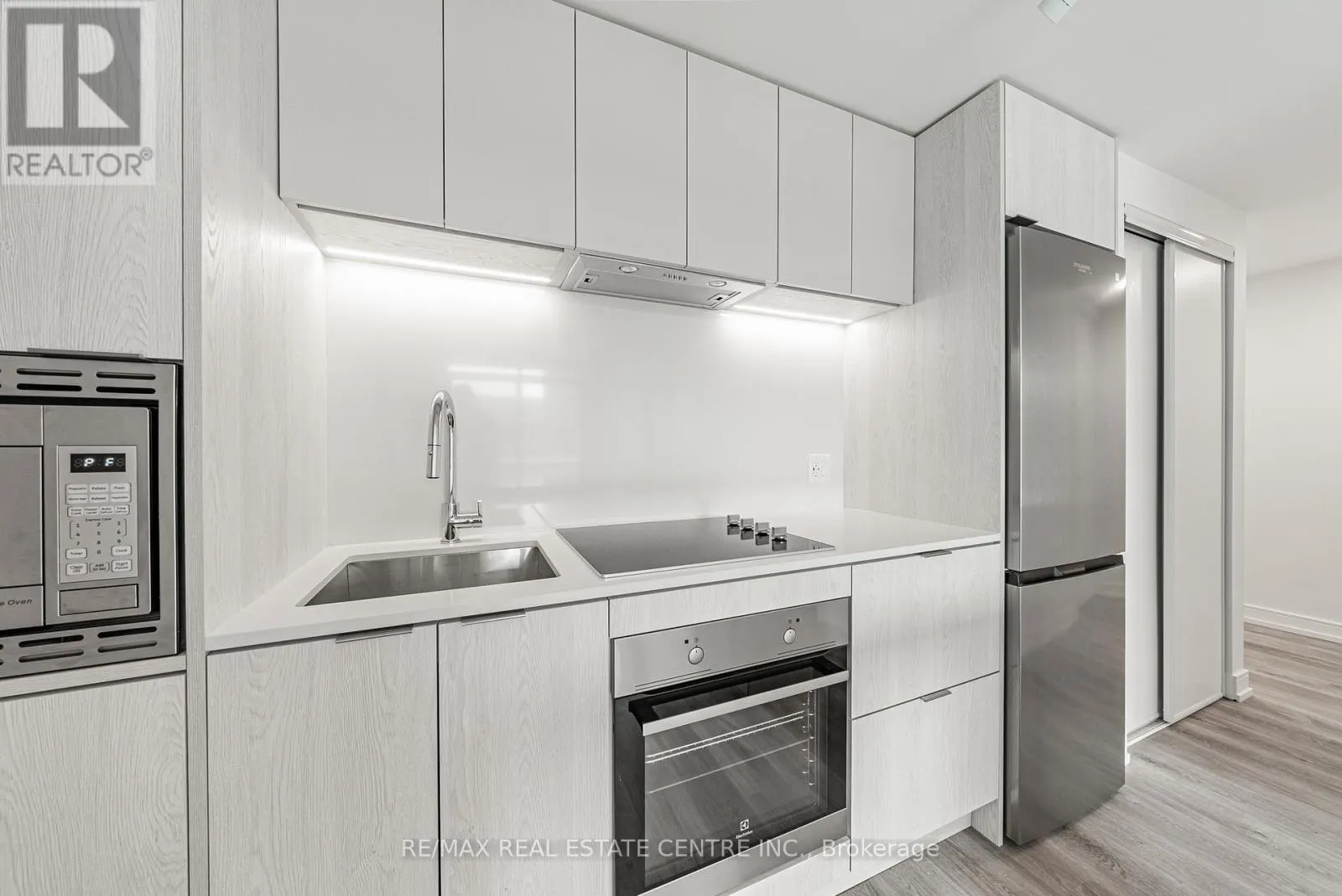 511 - 1 JARVIS STREET