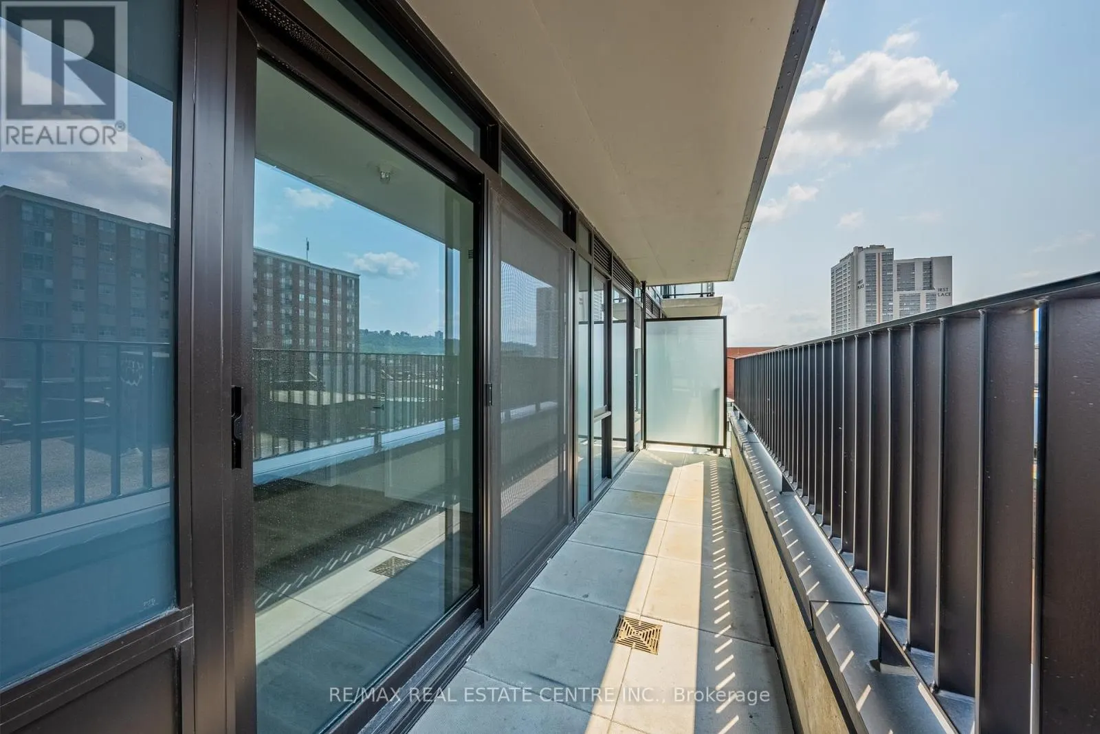 511 - 1 JARVIS STREET