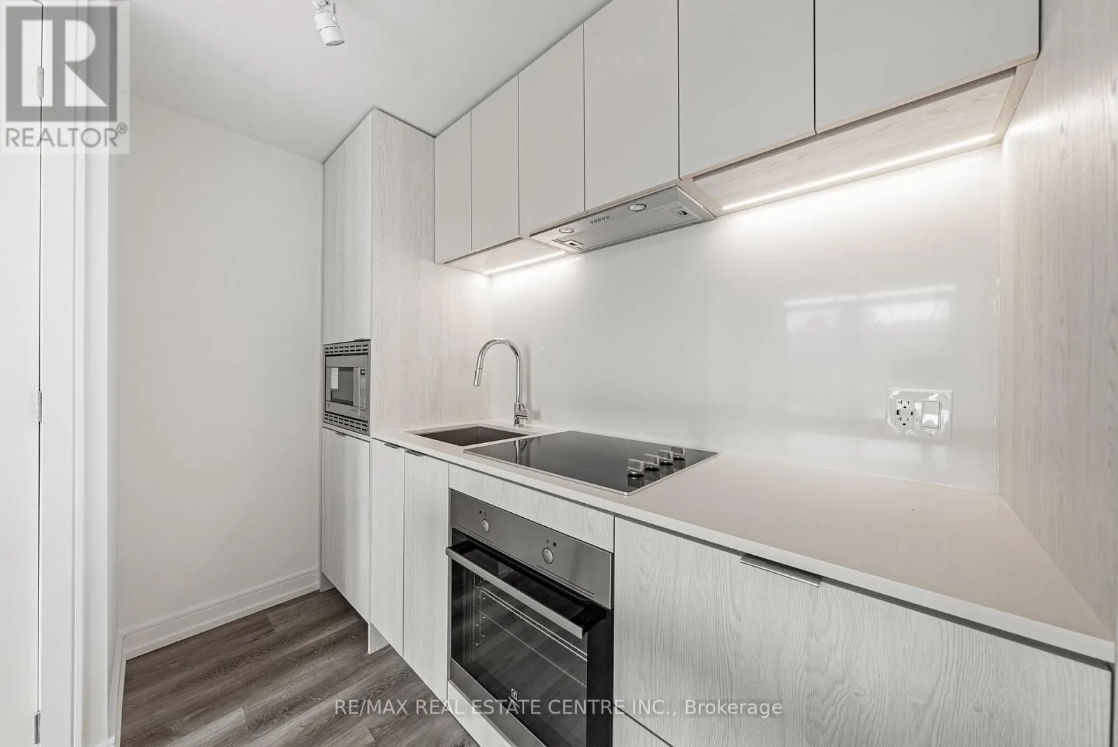 511 - 1 JARVIS STREET
