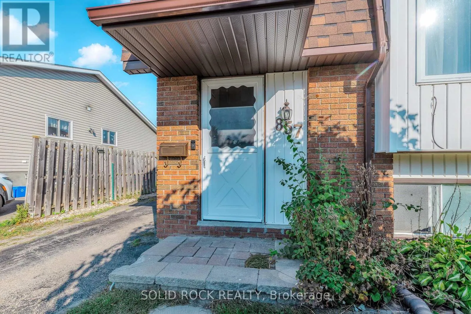 857 CUNNINGHAM CRESCENT