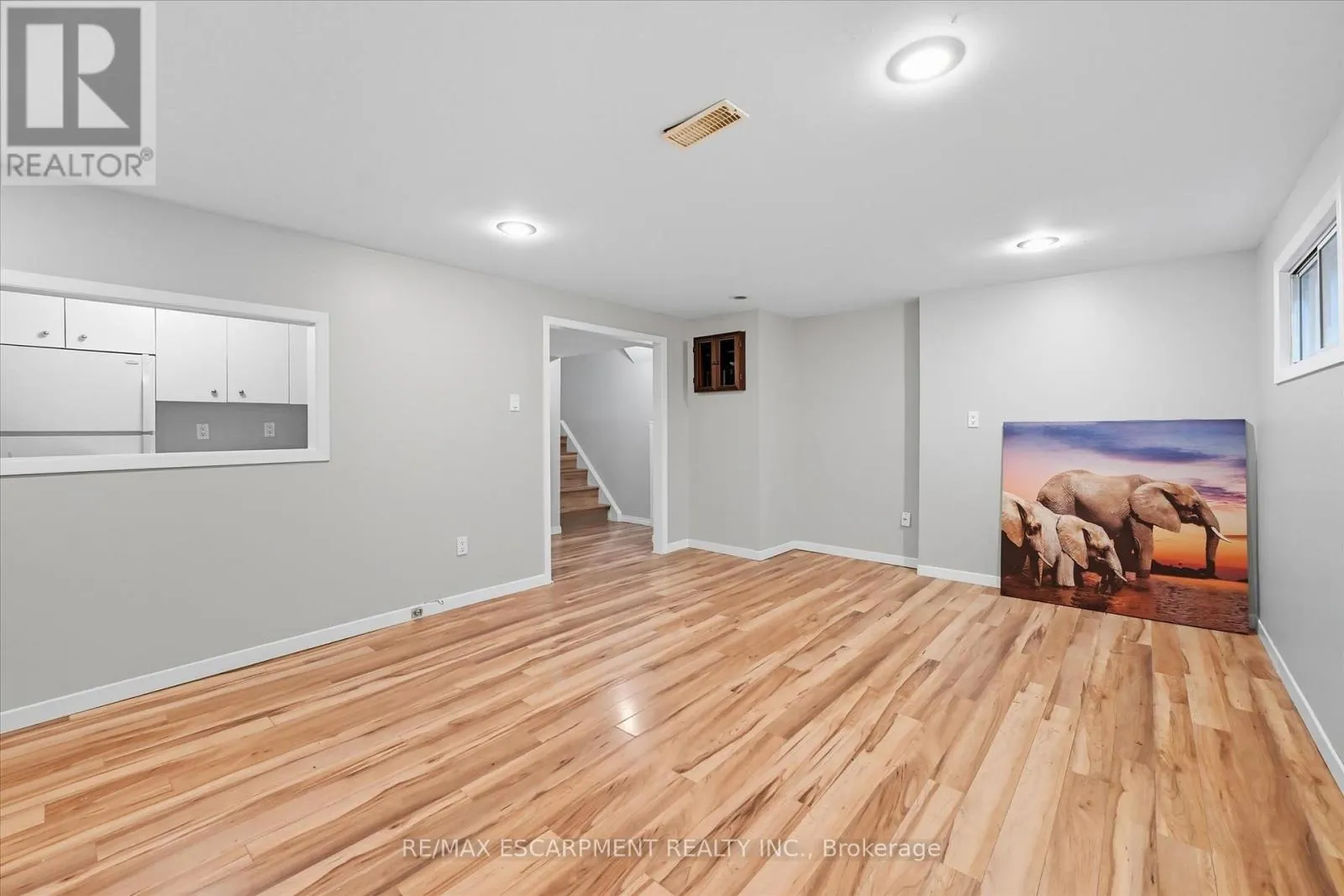 966 UPPER SHERMAN AVENUE